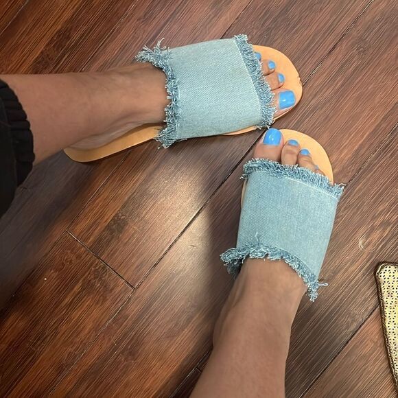 James Smith Jean Slide on Sandals - Frayed Denim - Super Comfortable - Size 8.5 - Picture 3 of 6